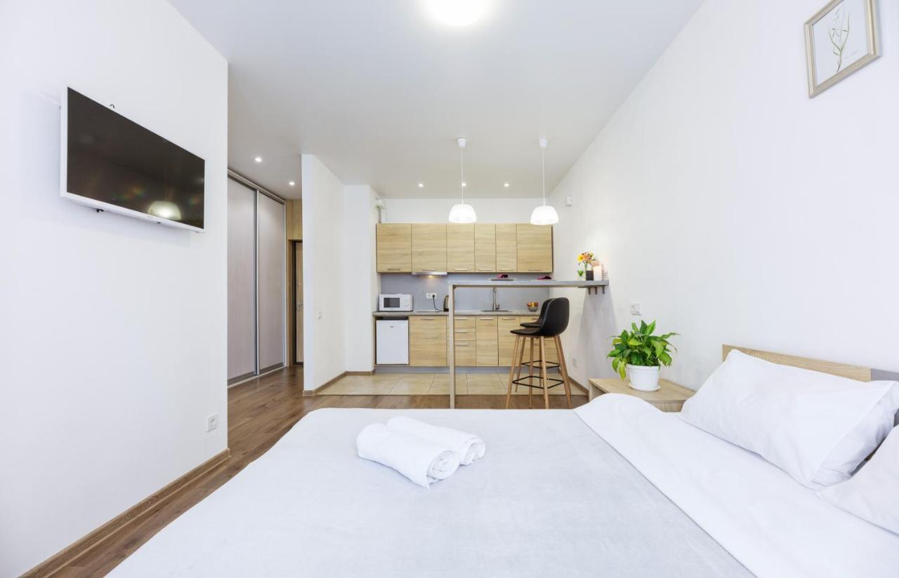 Nyvky Like Home - Studio - Apt 20 Kiew Exterior foto